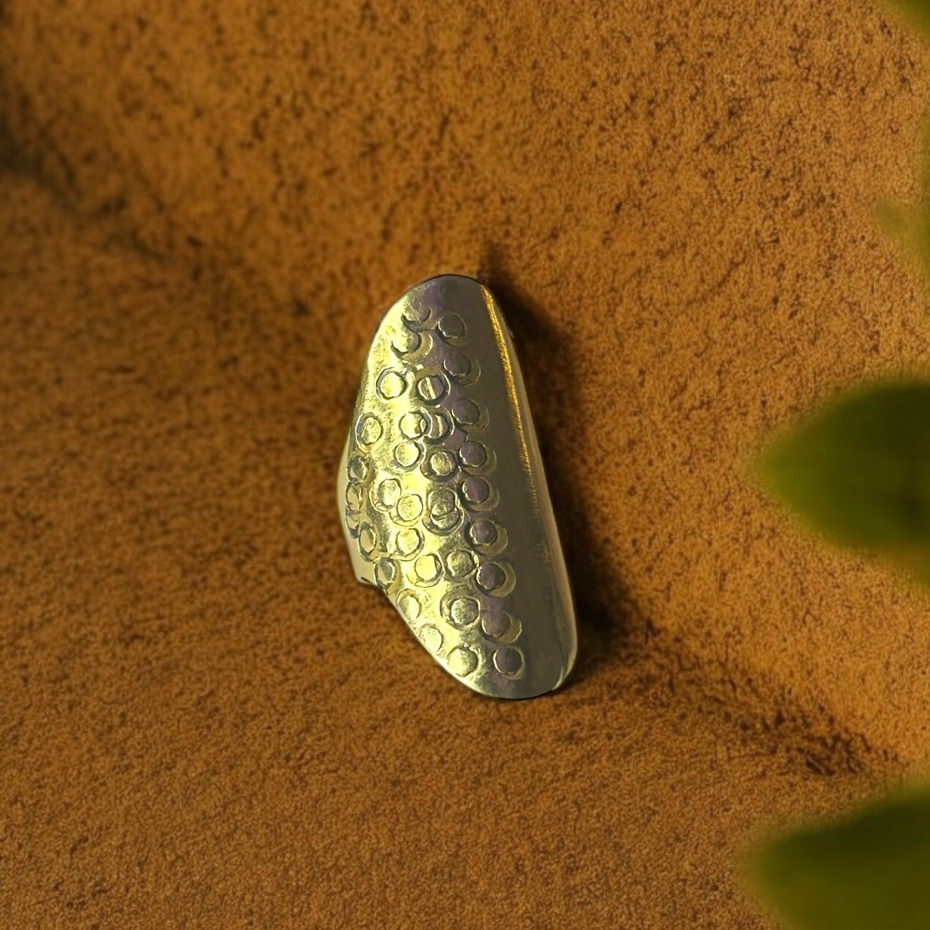 Zama-ring - Håndlaget messingring laget i Vest-Afrika