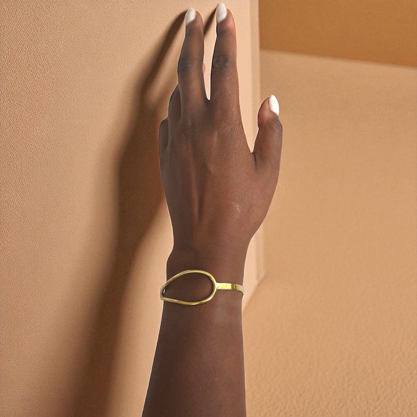Yare - Håndlaget messingarmbånd - Justerbart - Laget i Senegal
